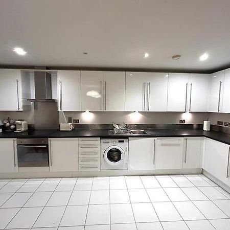 O2 Excel City Airport Apartment London Eksteriør billede