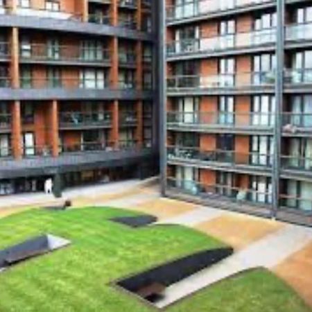 O2 Excel City Airport Apartment London Eksteriør billede